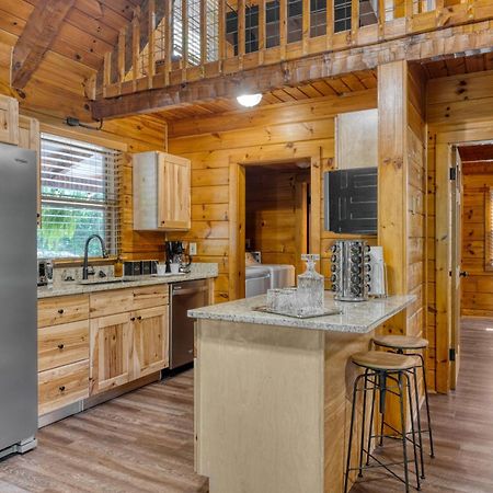 Dudley I By Avantstay Cosy Cabin W Hot Tub Incredible Views Pigeon Forge Exterior photo